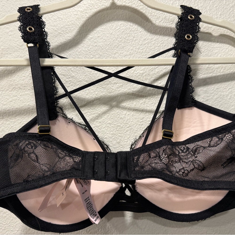 NWT Victoria’s Secret Black Lace Strappy Bra (34D) - Picture 3 of 5